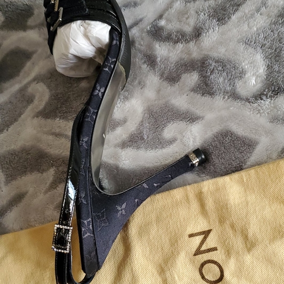 Louis Vuitton Strappy Black Sandal 3.5Inch Hill 39 - Picture 15 of 16